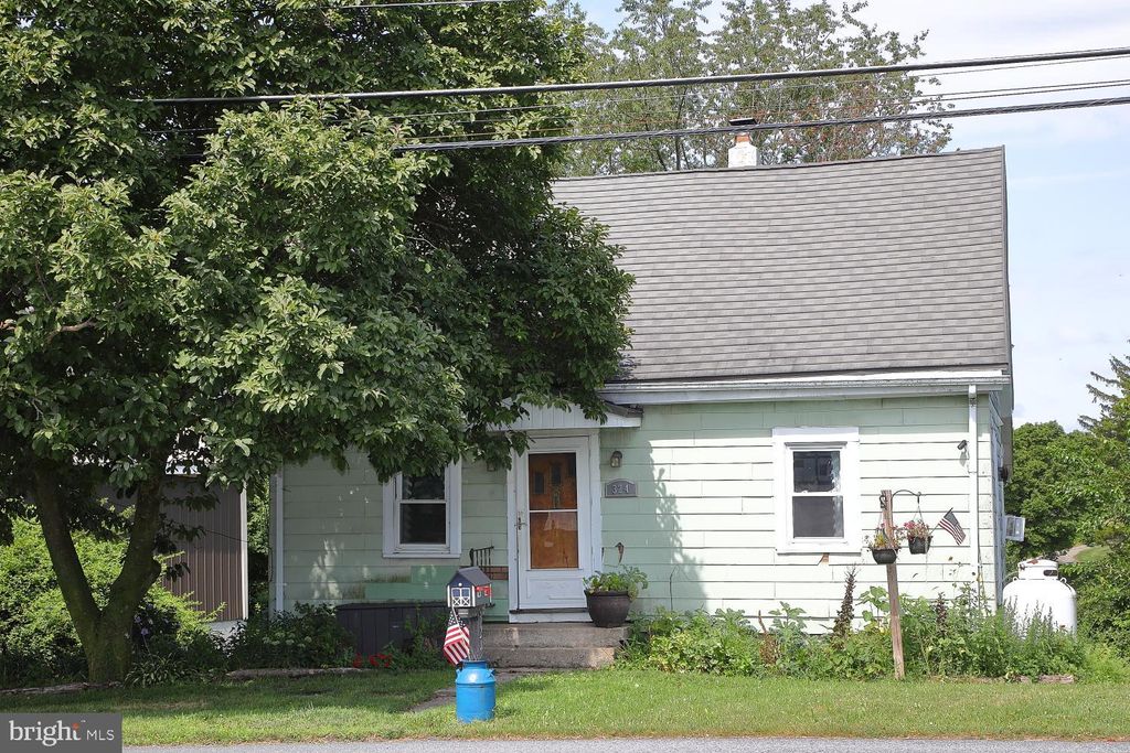 Photo of 324 S 7TH ST, AKRON, PA 17501 (MLS # PALA2038120)