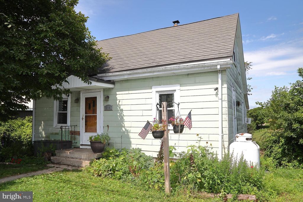 Photo of 324 S 7TH ST, AKRON, PA 17501 (MLS # PALA2038120)