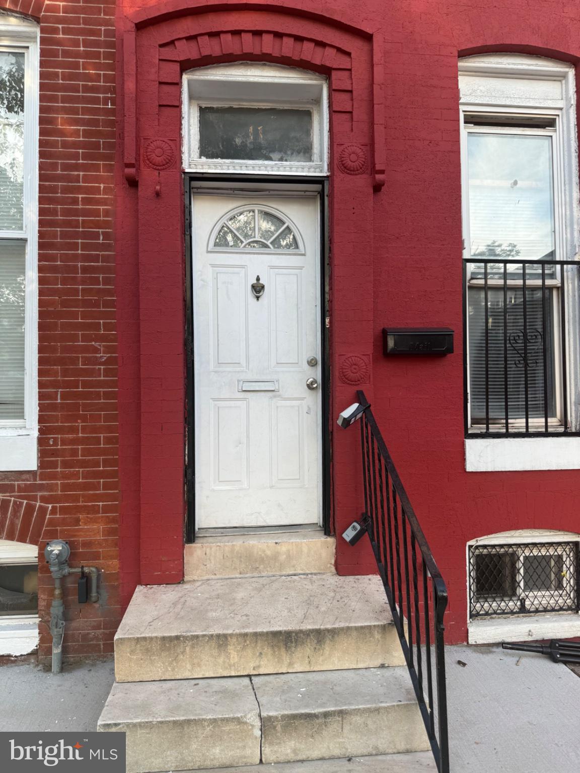 11 N FULTON AVENUE
