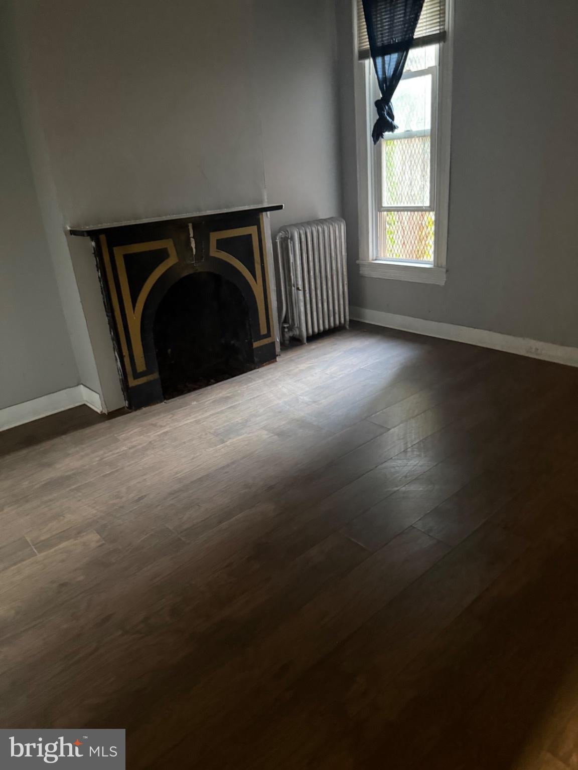 11 N FULTON AVENUE
