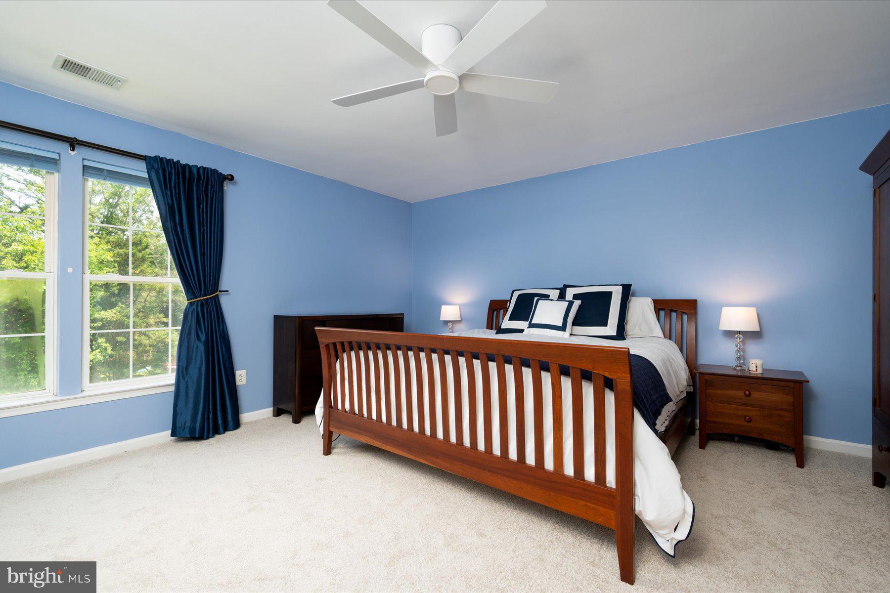 MANOR OAKS - Residential