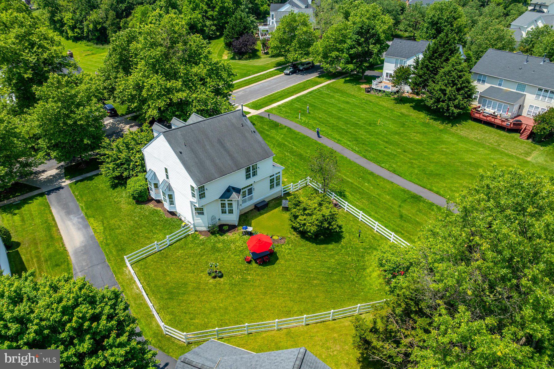 MANOR OAKS - Residential