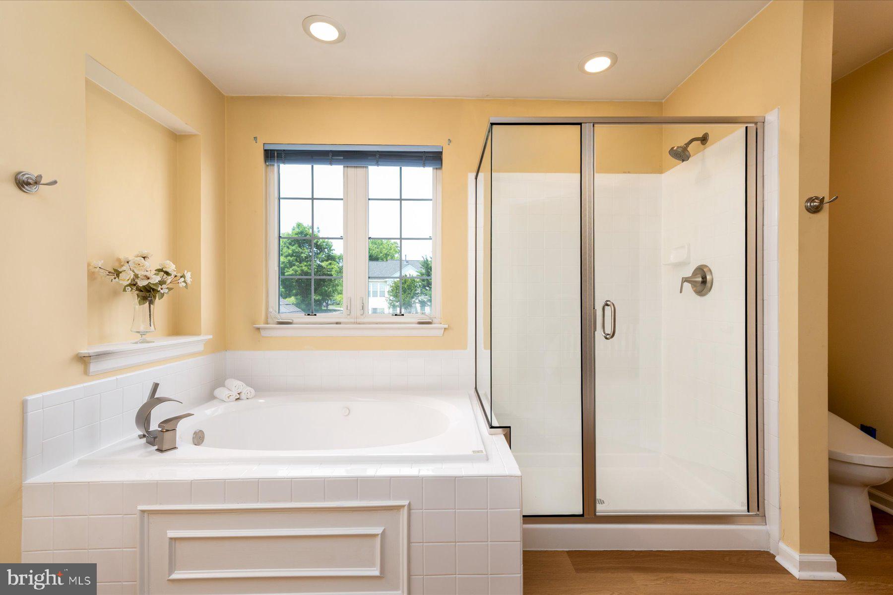 MANOR OAKS - Residential