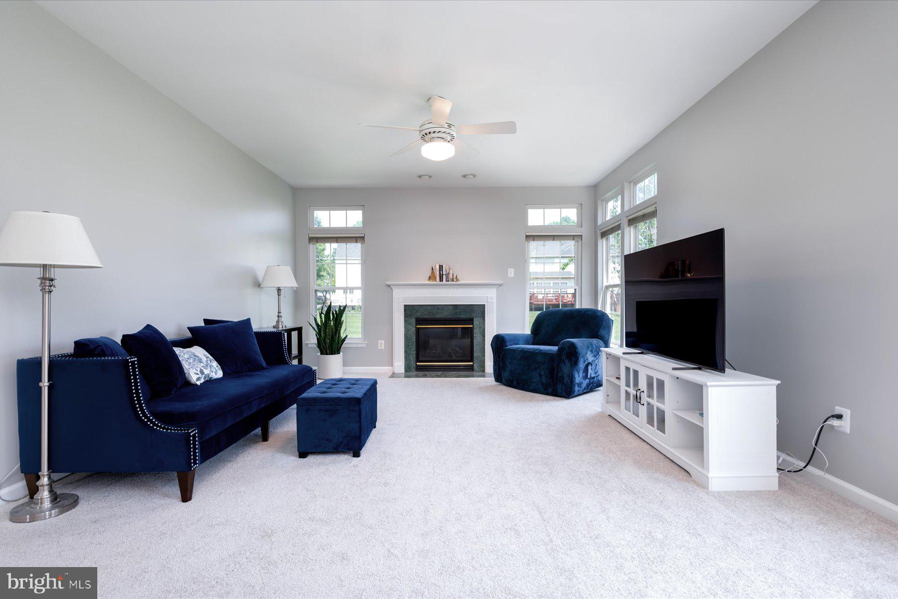 MANOR OAKS - Residential