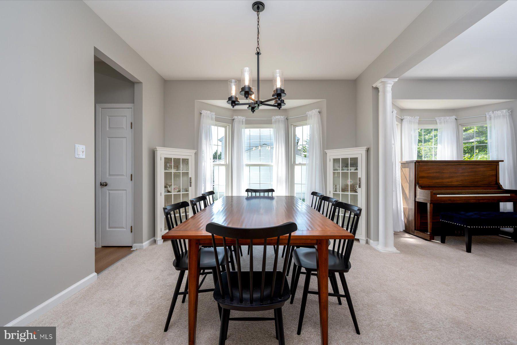 MANOR OAKS - Residential