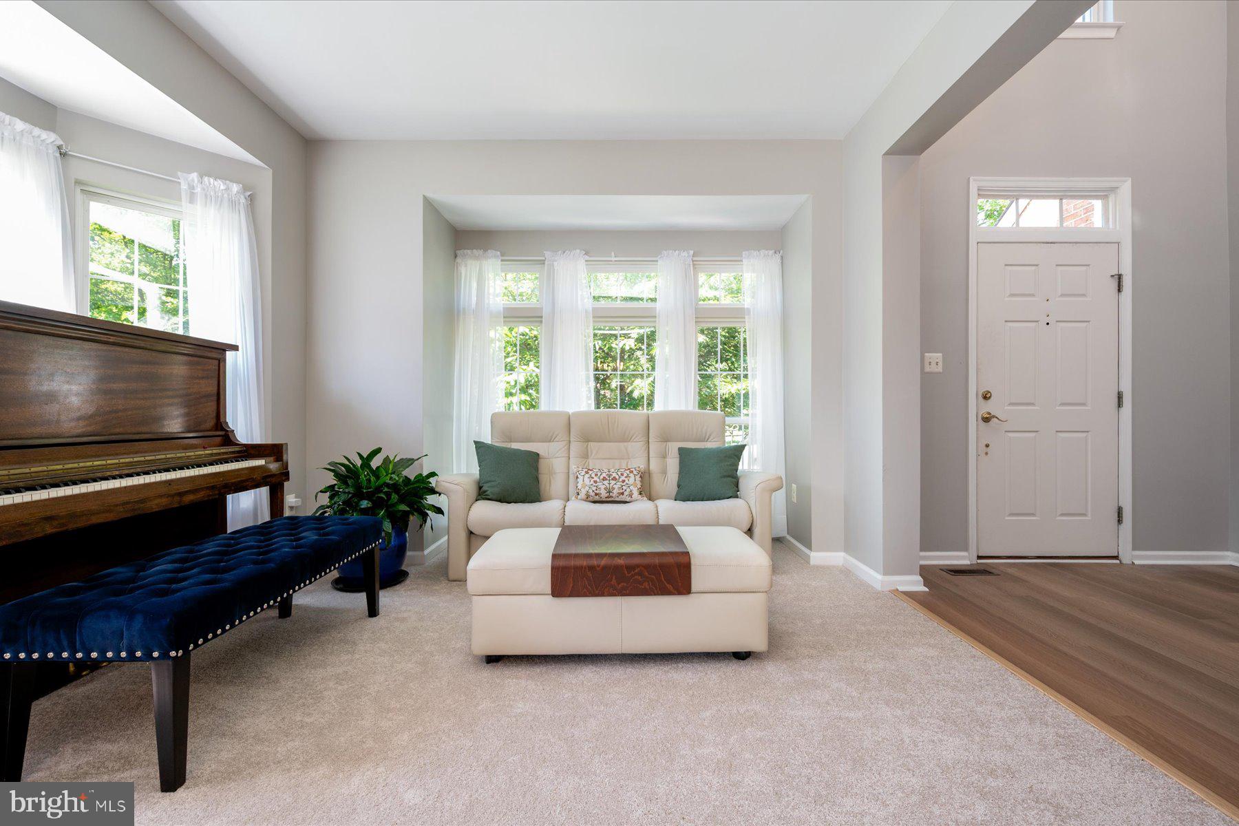 MANOR OAKS - Residential