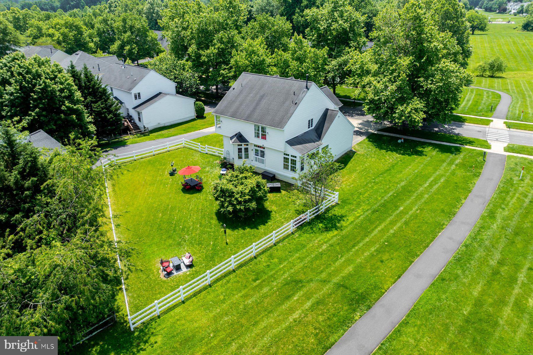 MANOR OAKS - Residential