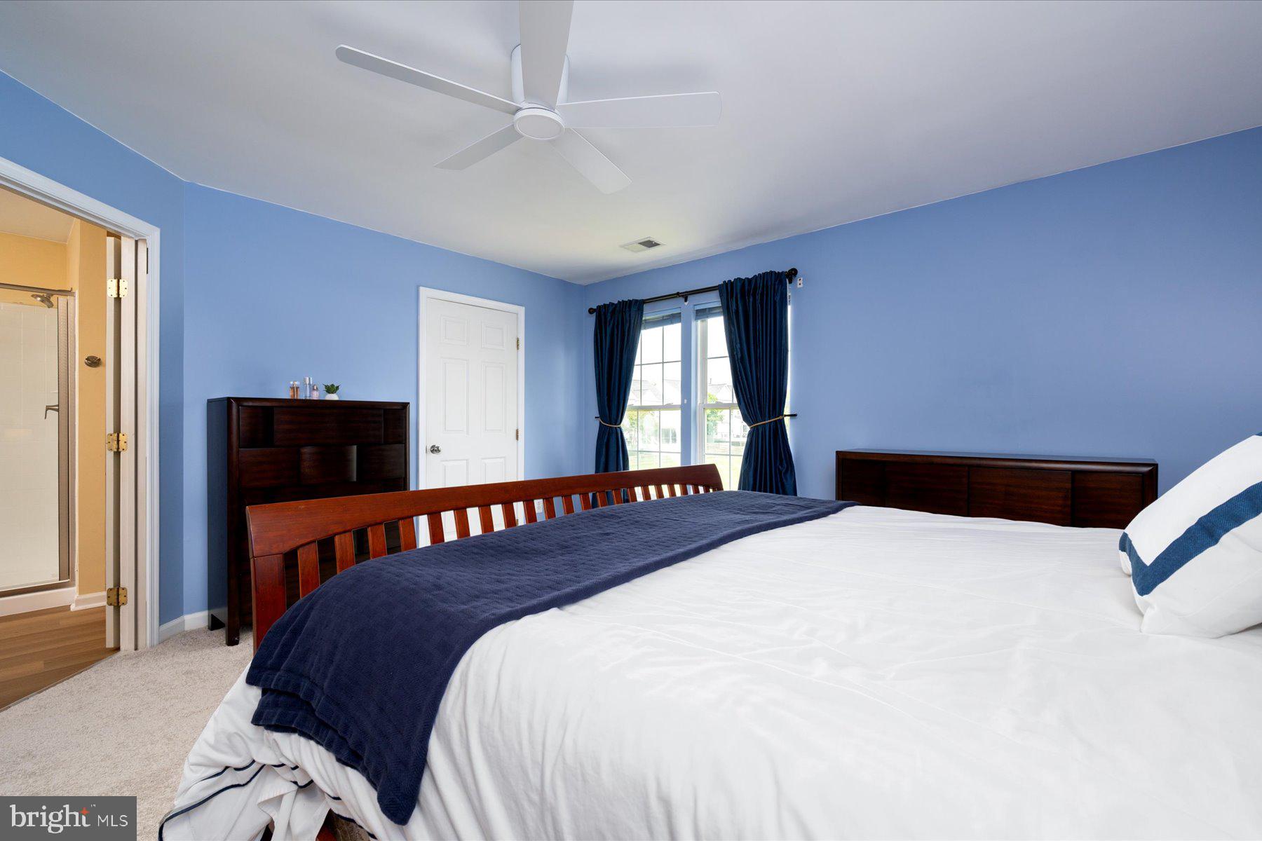 MANOR OAKS - Residential