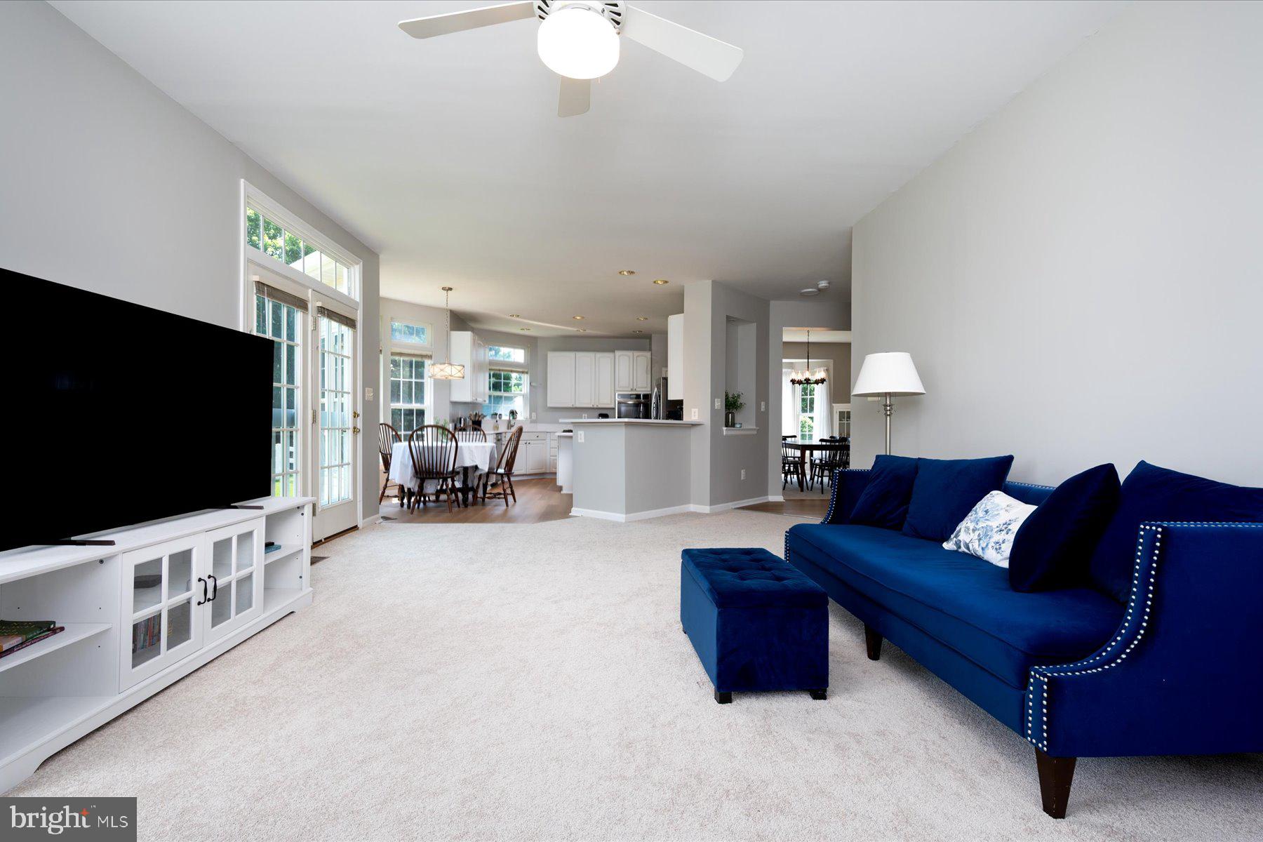 MANOR OAKS - Residential