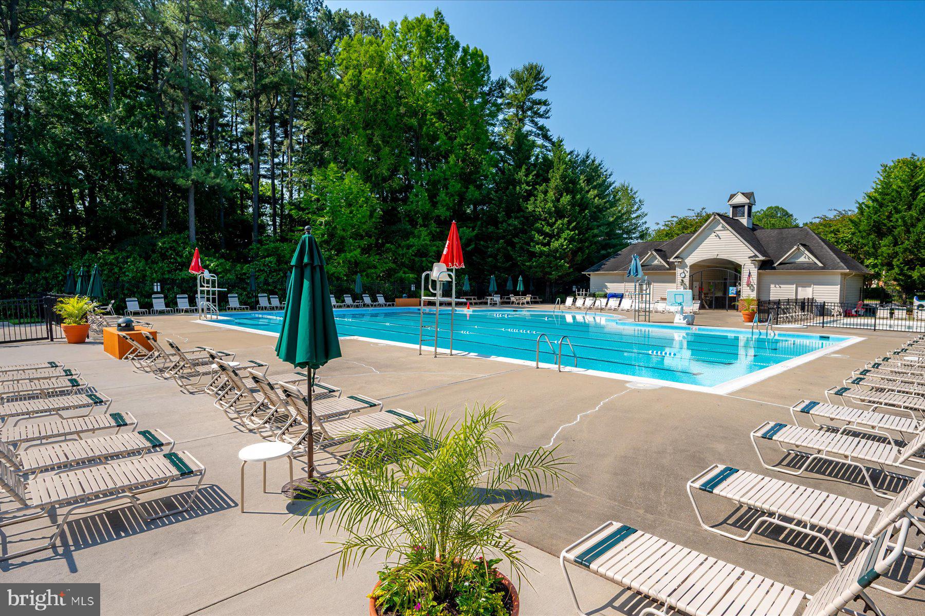 MANOR OAKS - Residential