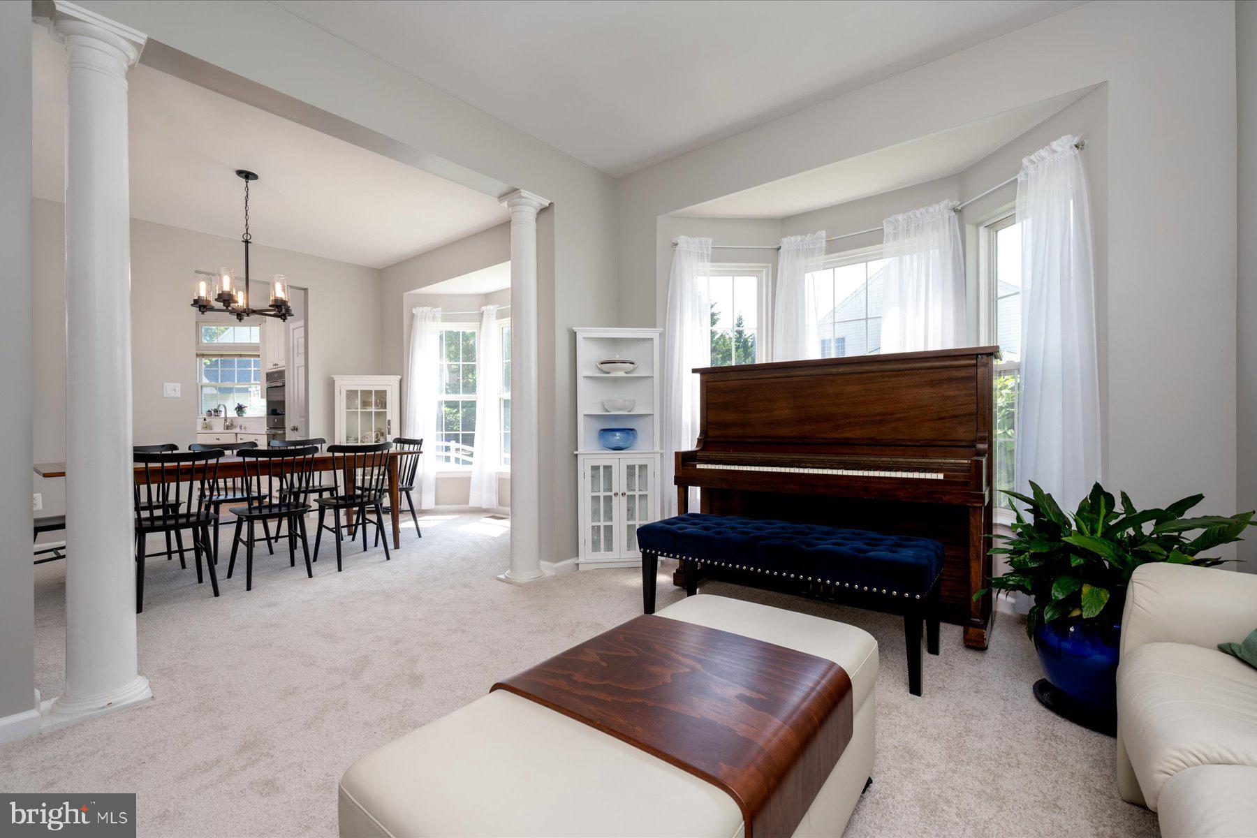 MANOR OAKS - Residential