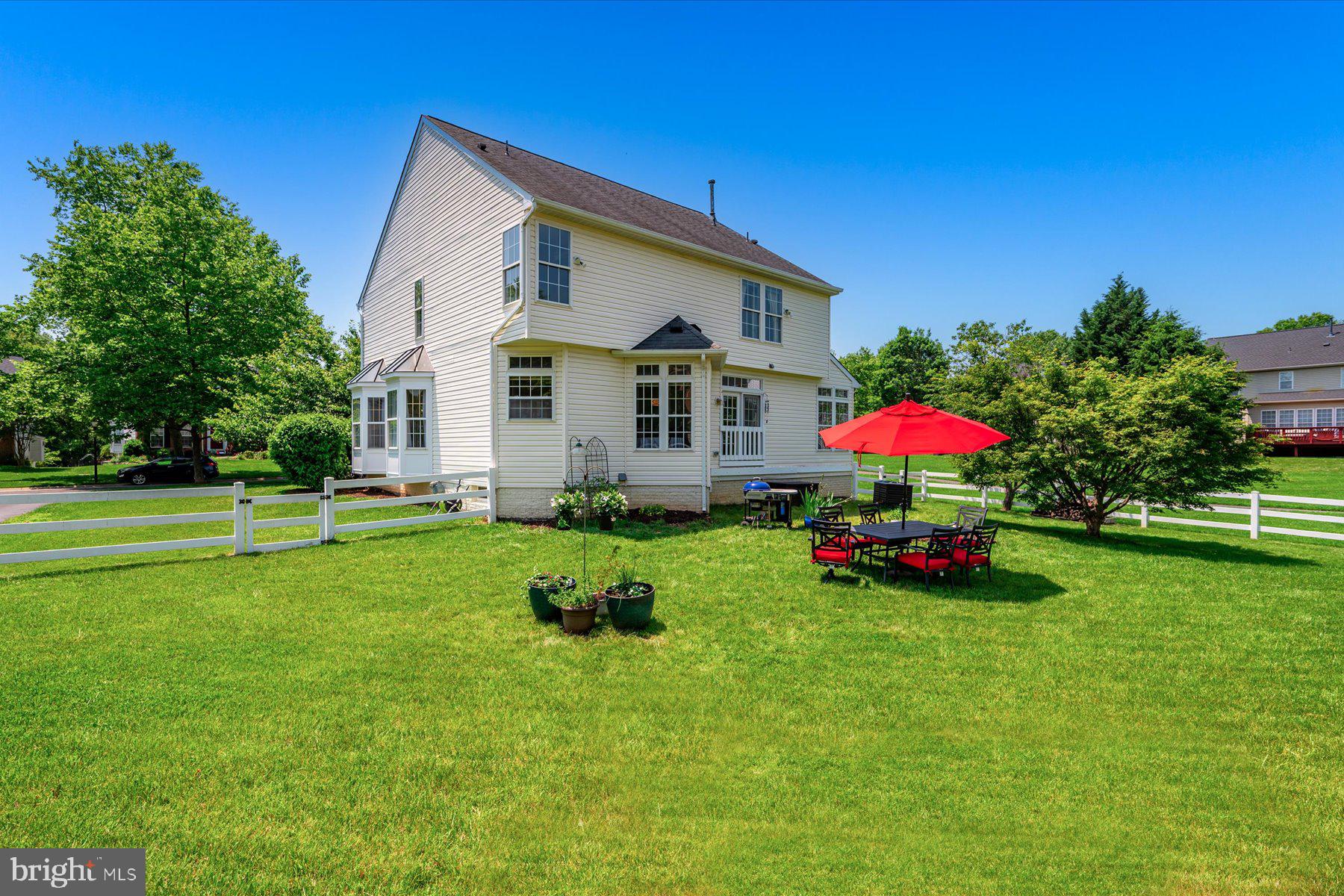 MANOR OAKS - Residential