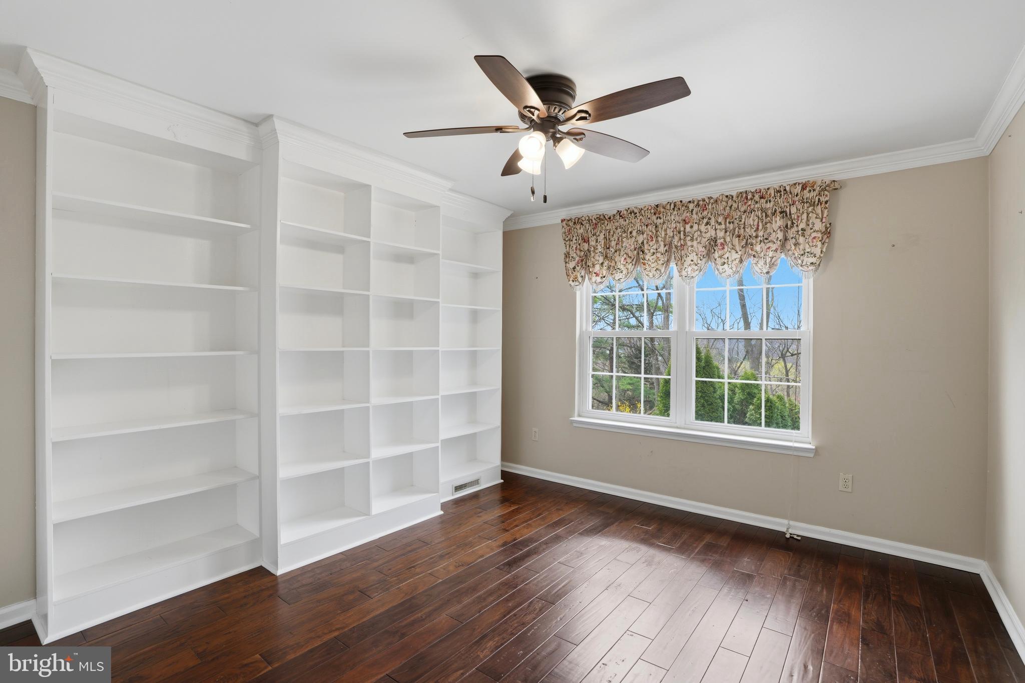 ROLLING MEADOWS - Residential