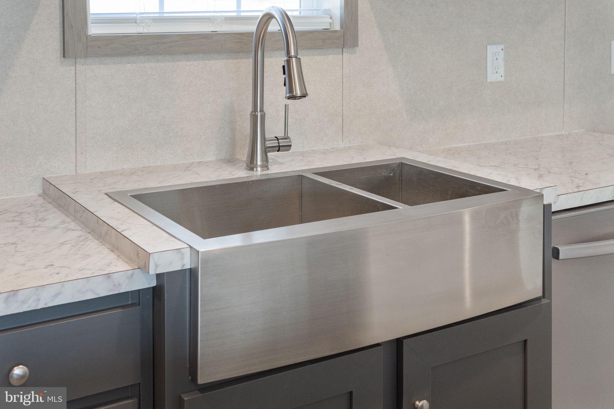 TOWN OF GORDONSVILLE - Residential