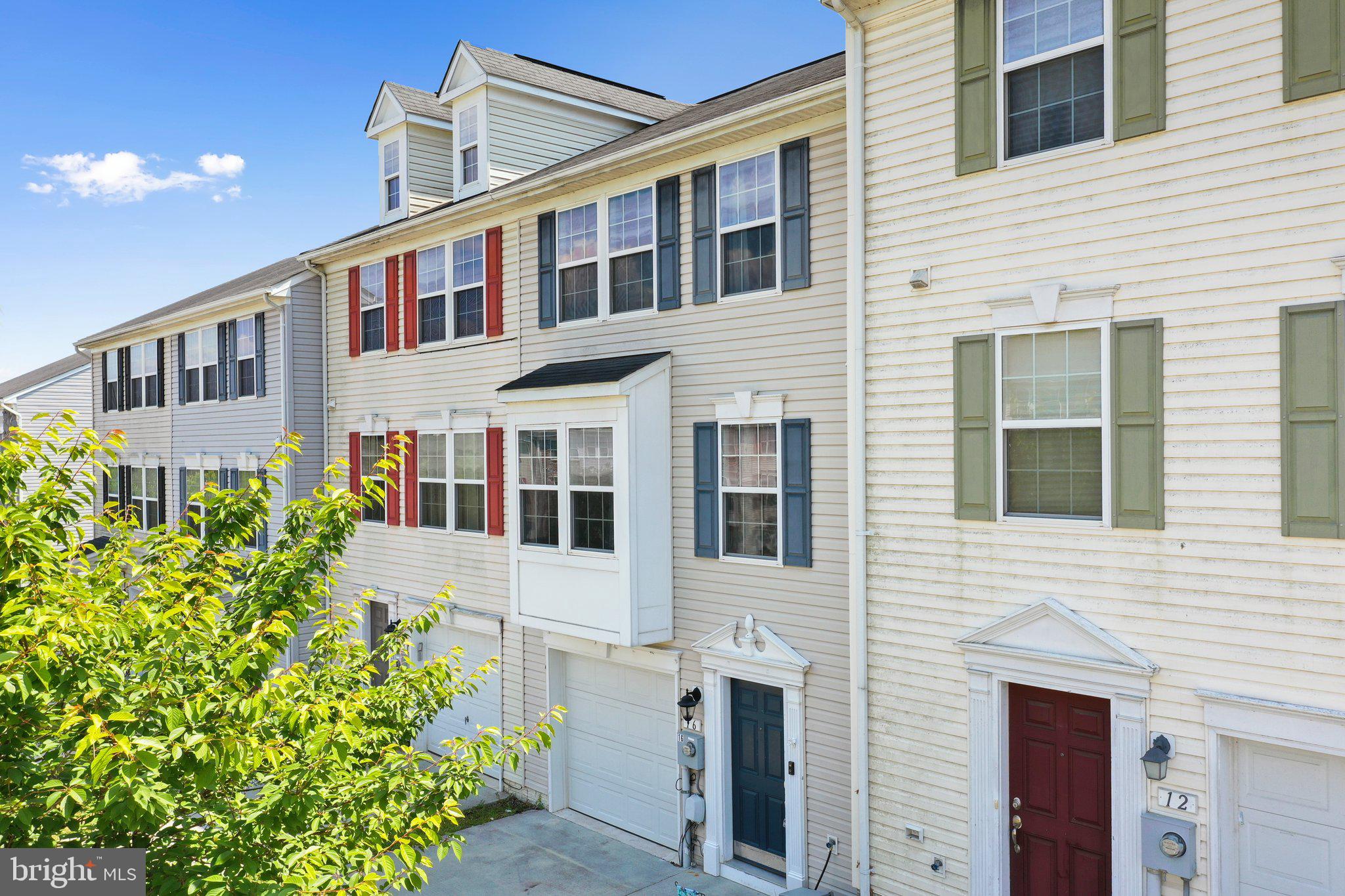 RIVERSIDE VILLAGES - Residential