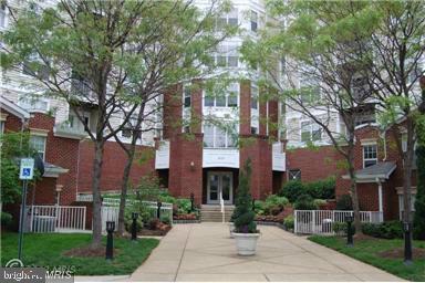 LILLIAN COURT AT TYSONS - Residential Lease