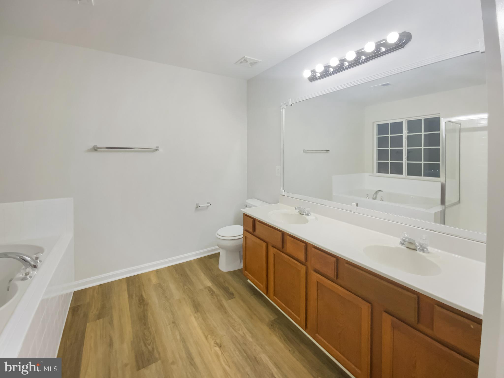 RIVER WALK - Residential