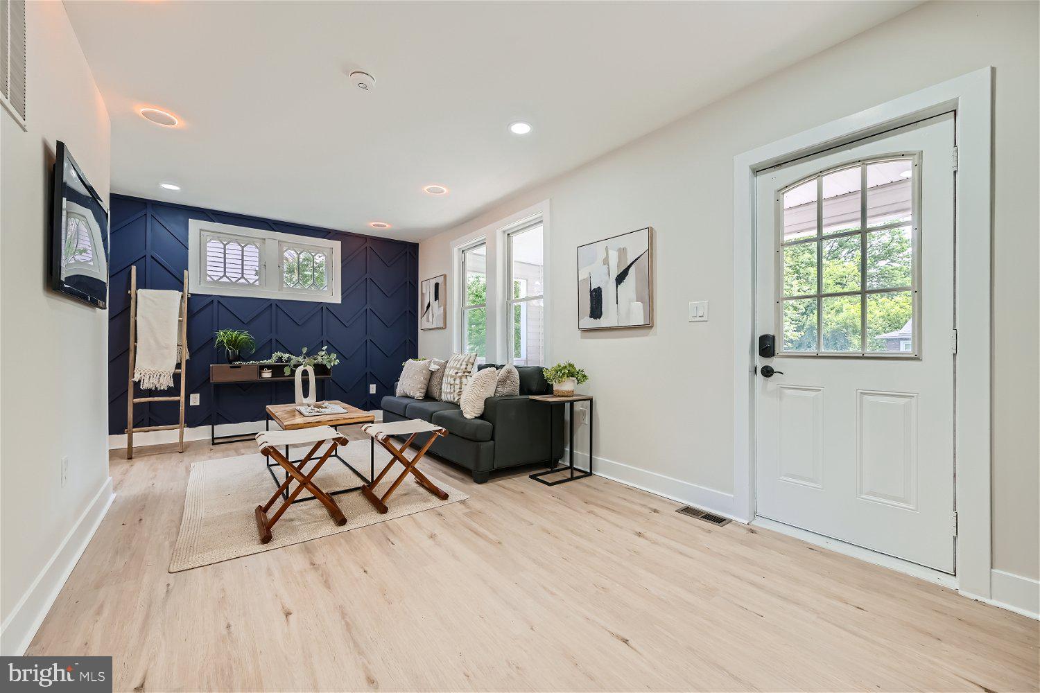 GOVANS - Residential Lease