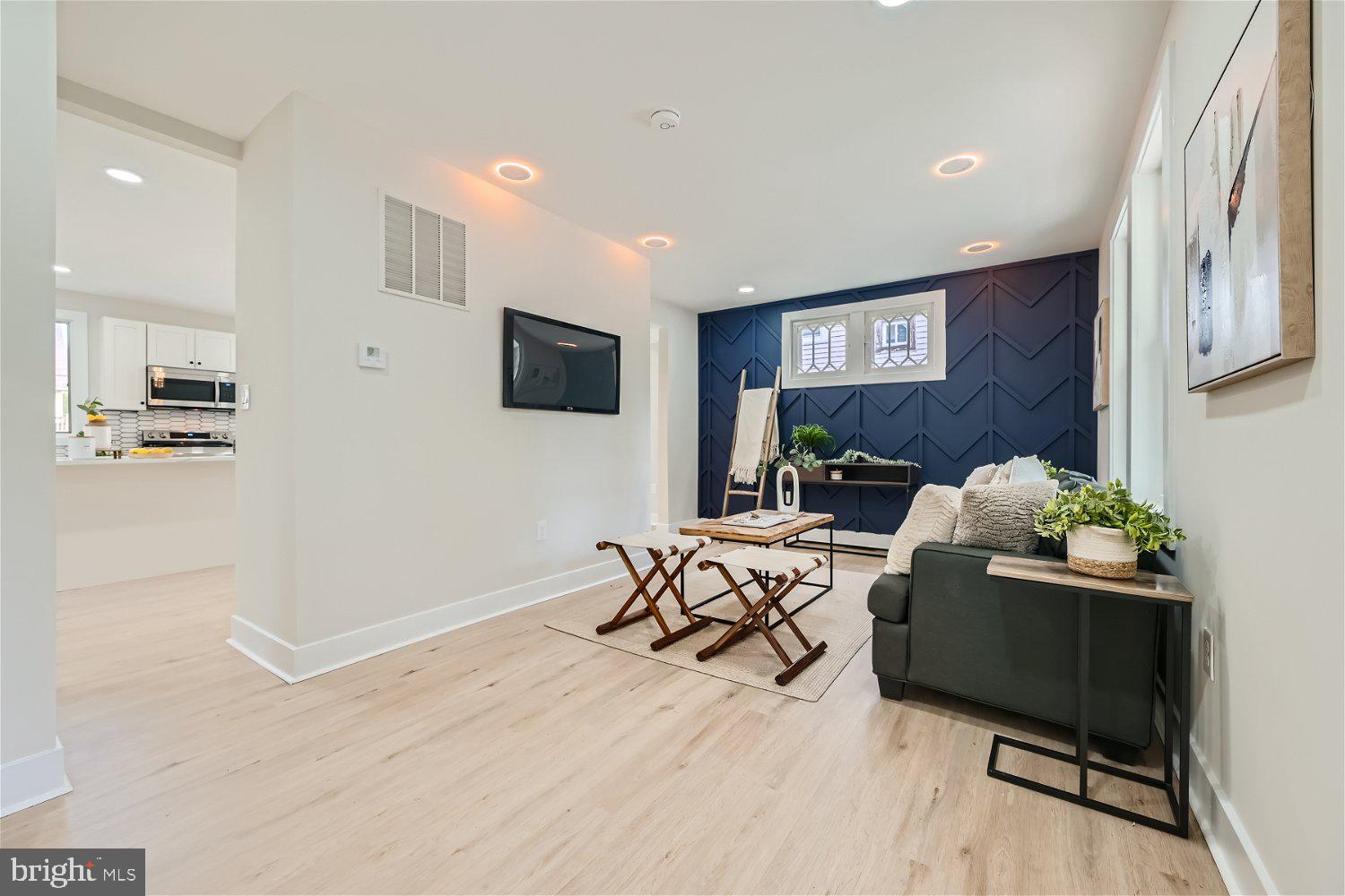 GOVANS - Residential Lease