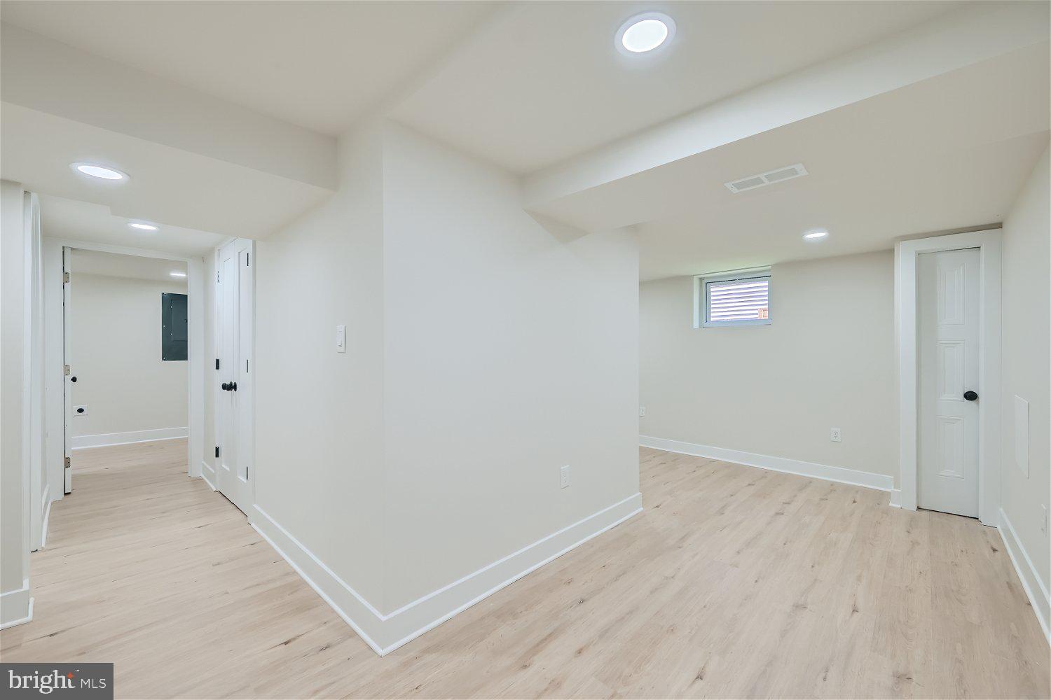 GOVANS - Residential Lease