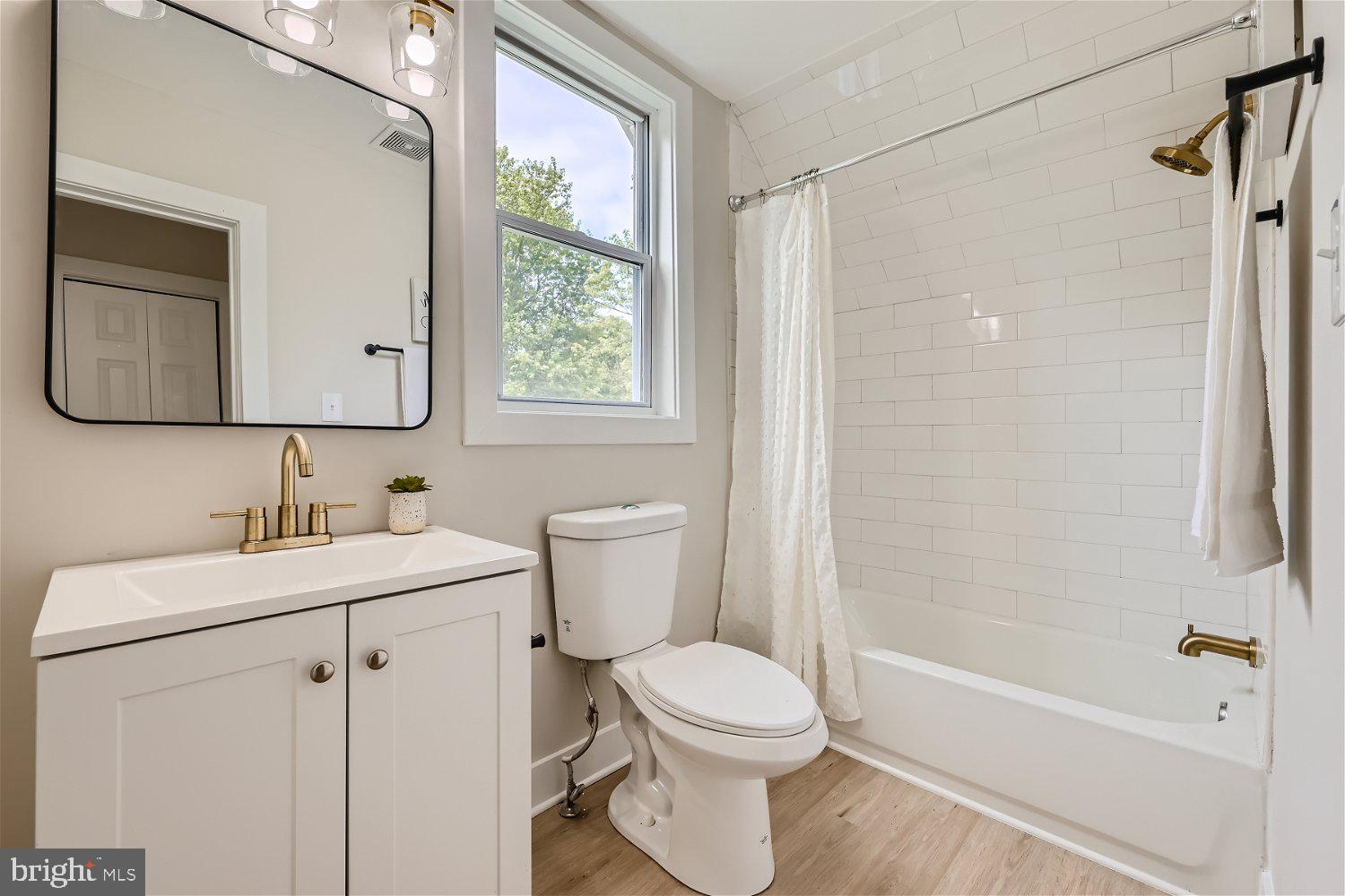 GOVANS - Residential Lease