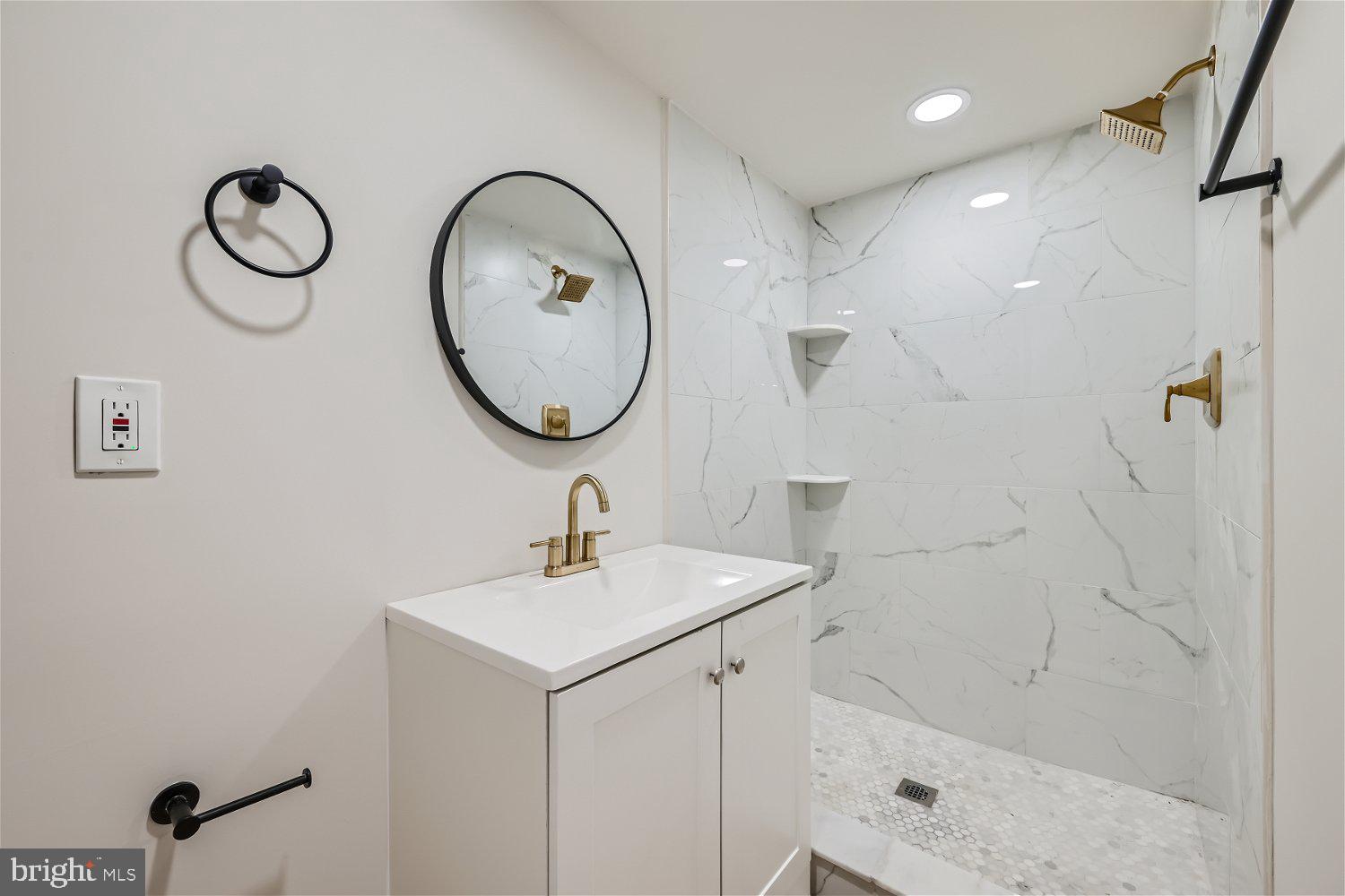 GOVANS - Residential Lease