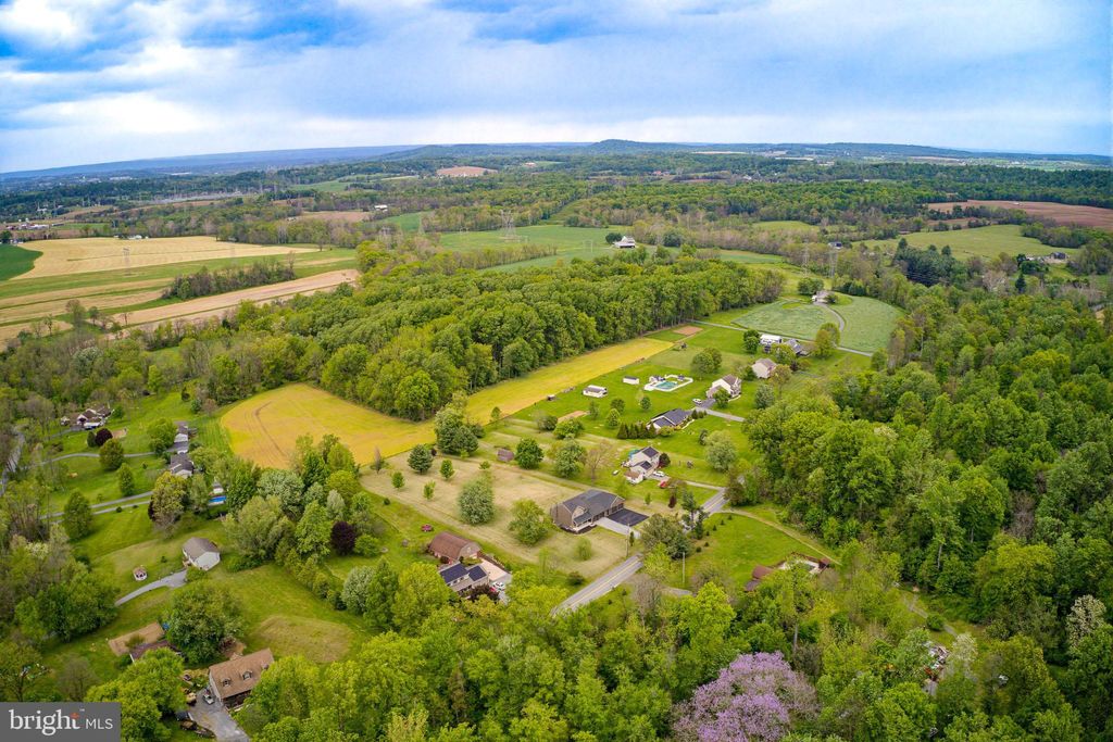 Photo of 112 Saw Mill Road, ELIZABETHTOWN, PA 17022 (MLS # PALA2086704)