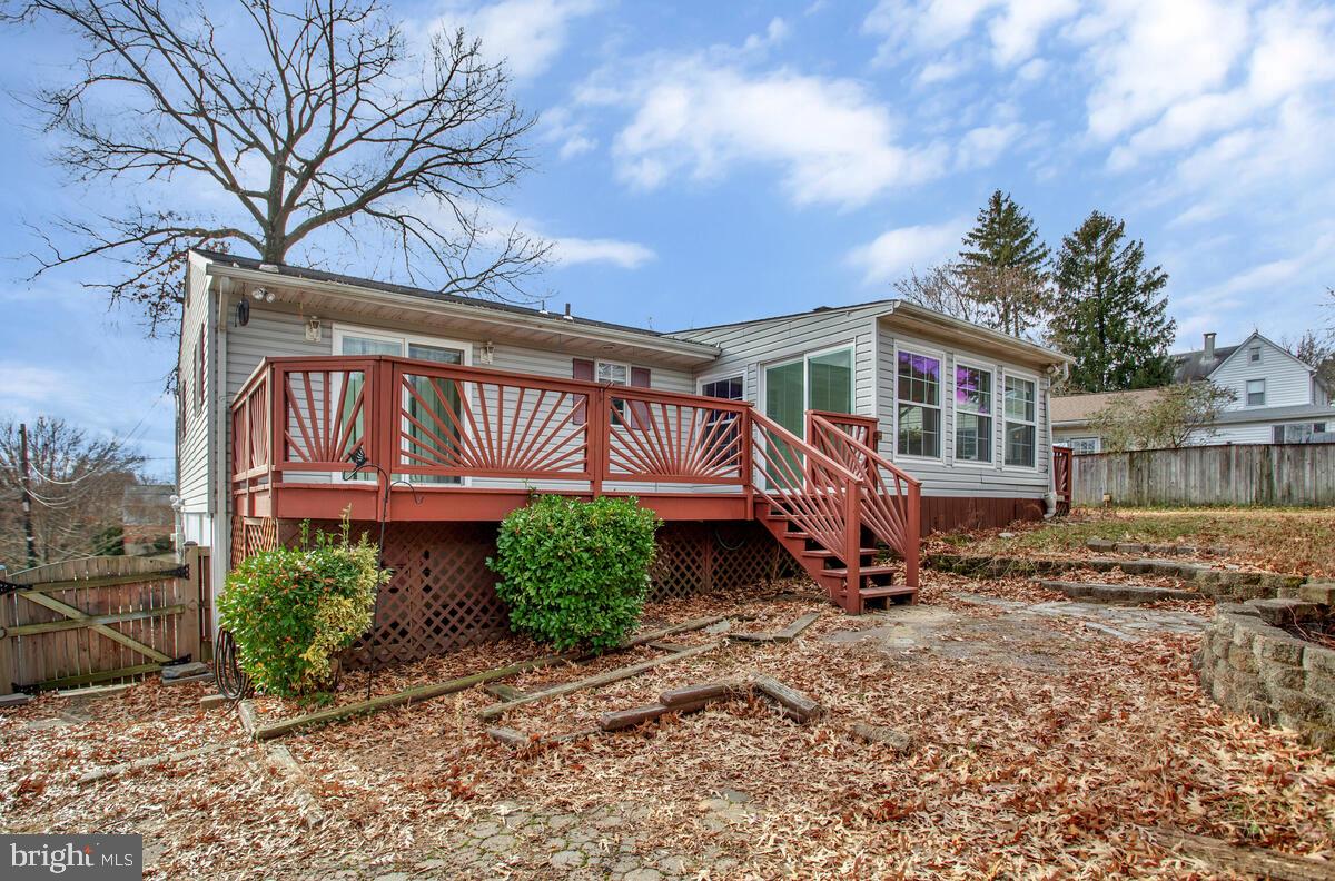 KINSLOUCH FARMS - Residential