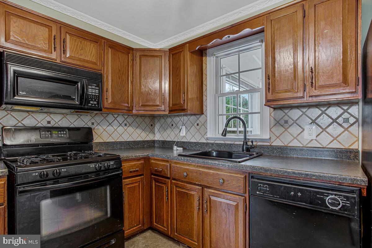 KINSLOUCH FARMS - Residential