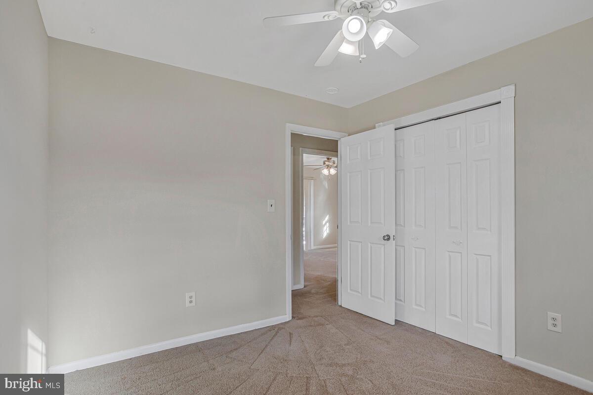 KINSLOUCH FARMS - Residential