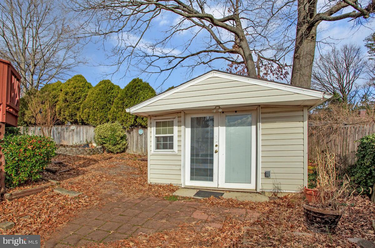 KINSLOUCH FARMS - Residential