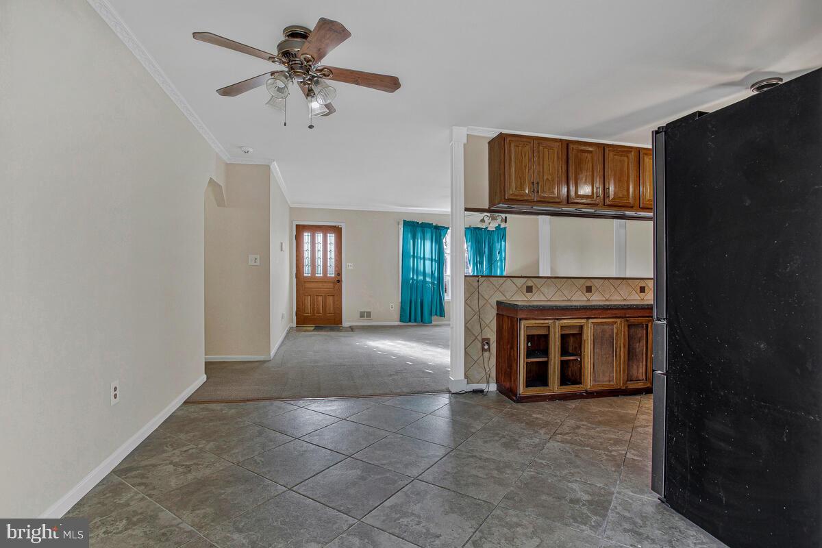 KINSLOUCH FARMS - Residential