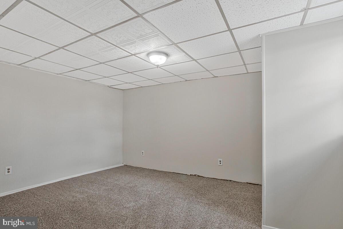 KINSLOUCH FARMS - Residential