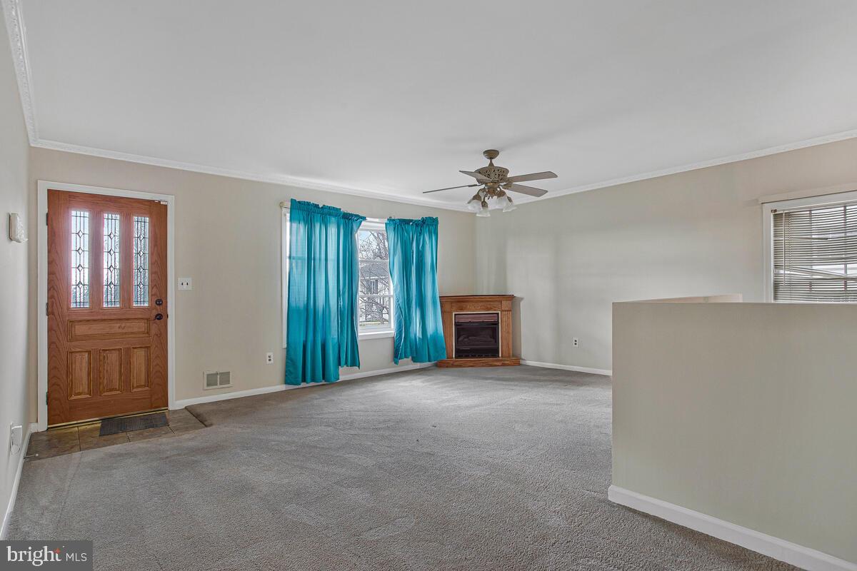 KINSLOUCH FARMS - Residential