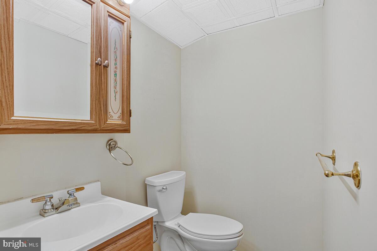 KINSLOUCH FARMS - Residential