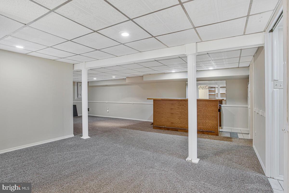 KINSLOUCH FARMS - Residential