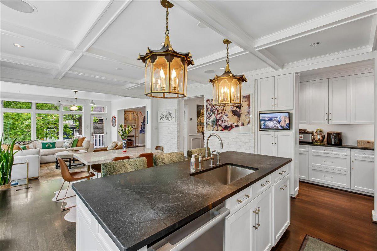 BEVERLEY HILLS - Residential
