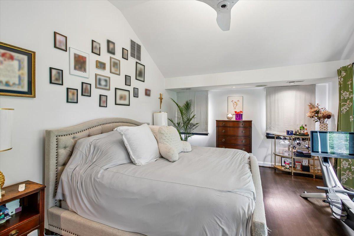 BEVERLEY HILLS - Residential