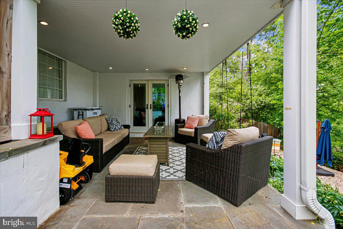 BEVERLEY HILLS - Residential
