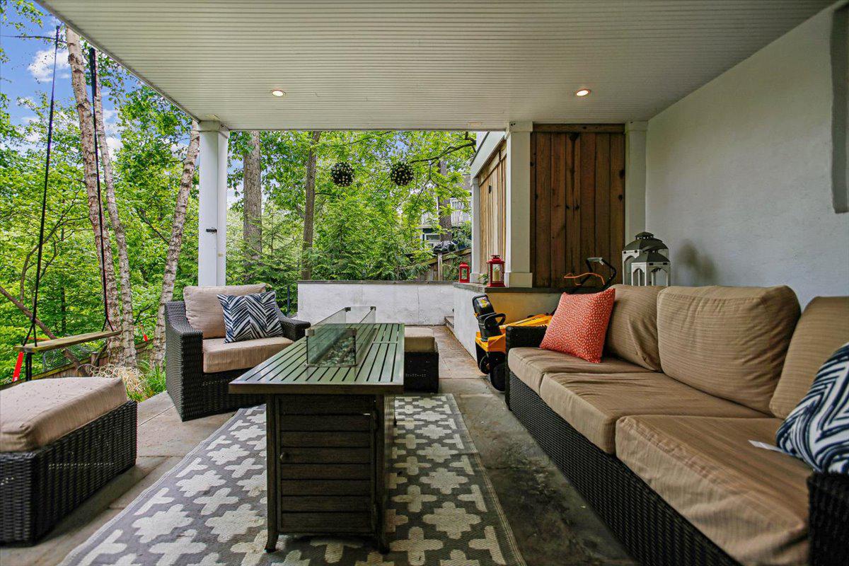 BEVERLEY HILLS - Residential