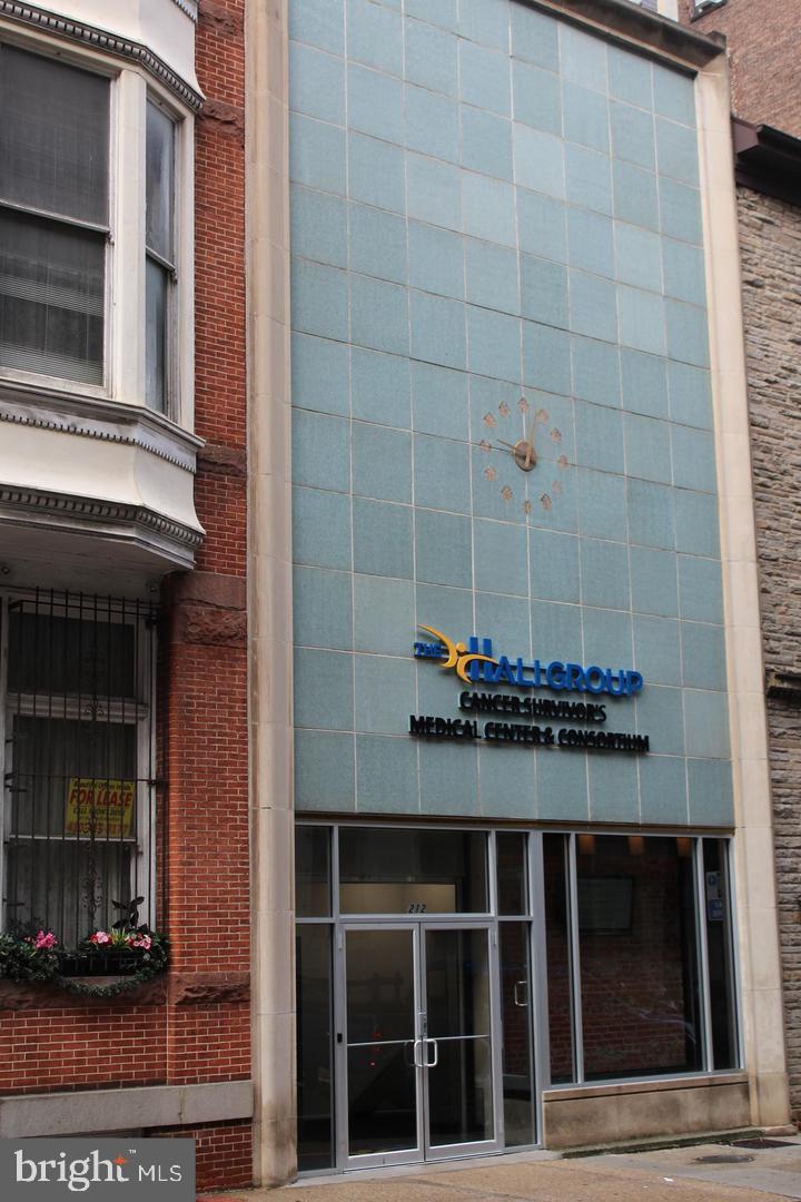 212 E LEXINGTON