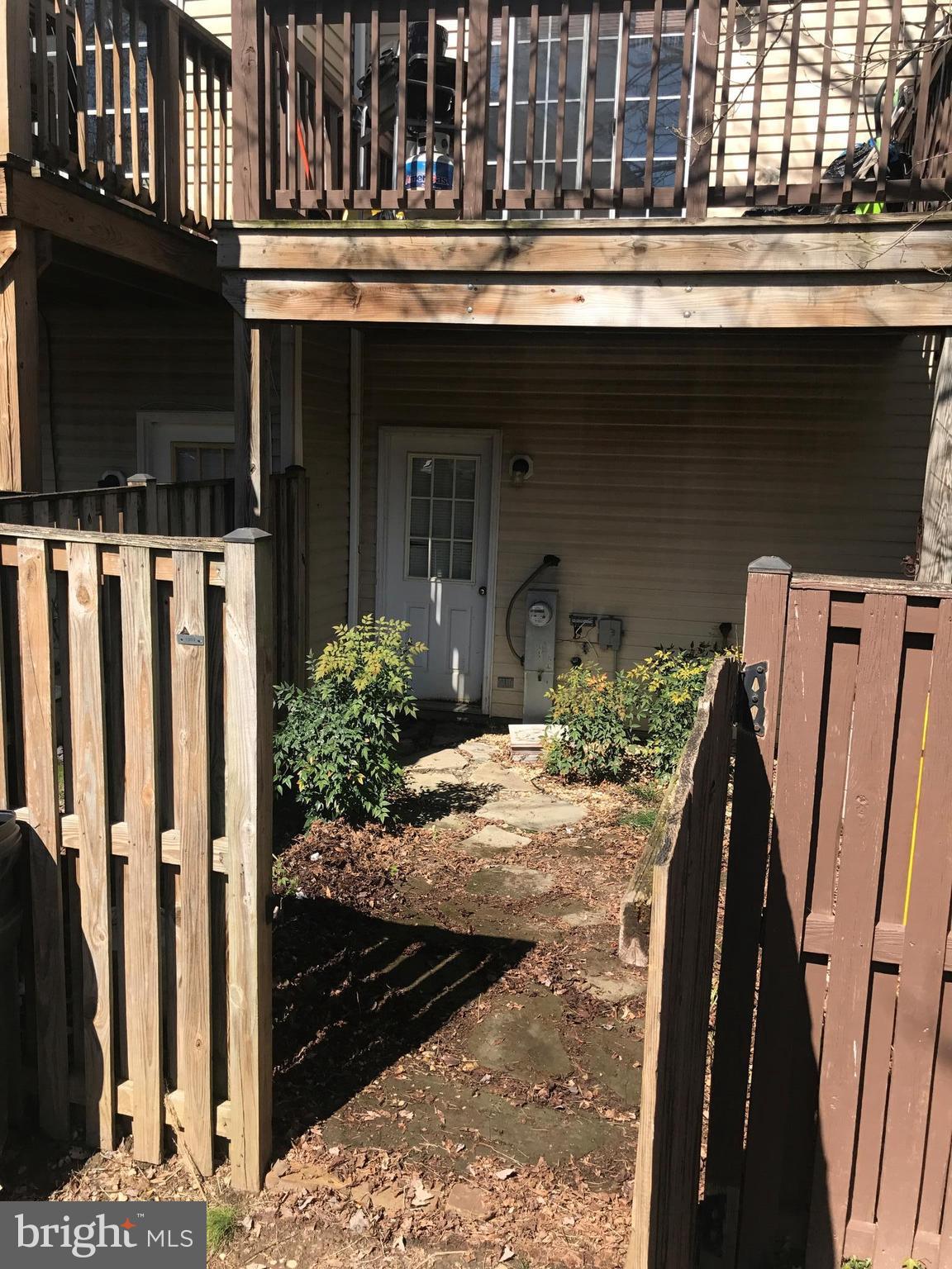 STONEHAVEN MEWS IN CROFTON VILLAGE - Residential