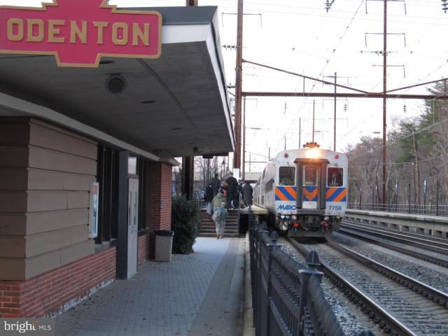 STONEHAVEN MEWS IN CROFTON VILLAGE - Residential