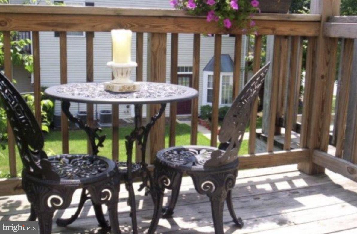 STONEHAVEN MEWS IN CROFTON VILLAGE - Residential