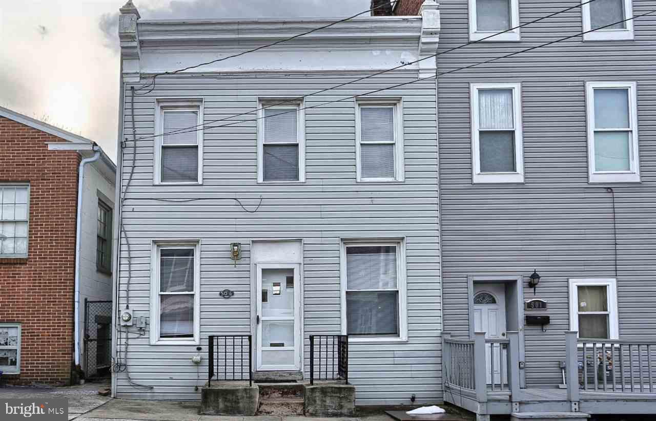 Purchase for less than you can rent with this quaint home. Natural gas, neutral paint and new carpet make this a first time investor or a buyer's delight.