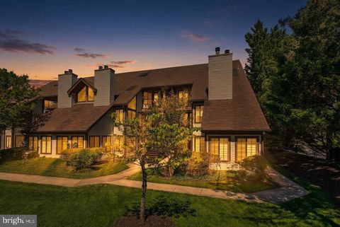 Photo of 6013 Curtier Drive #C, ALEXANDRIA, VA 22310 (MLS # VAFX2304664)