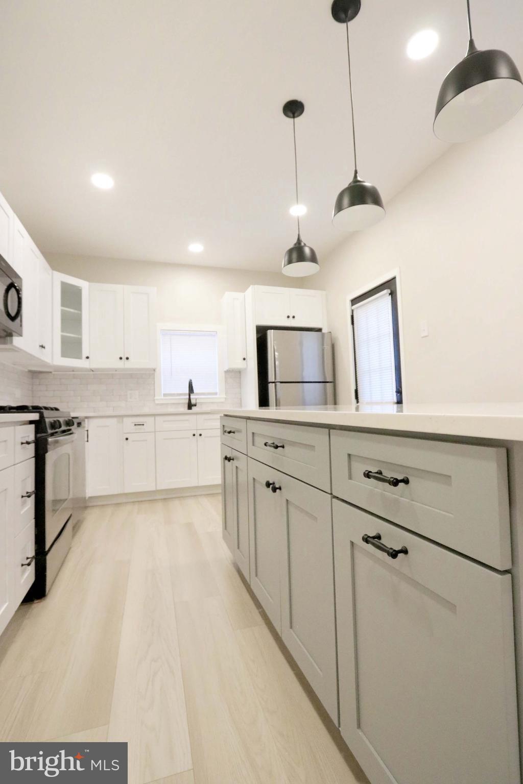 PORT RICHMOND - Residential