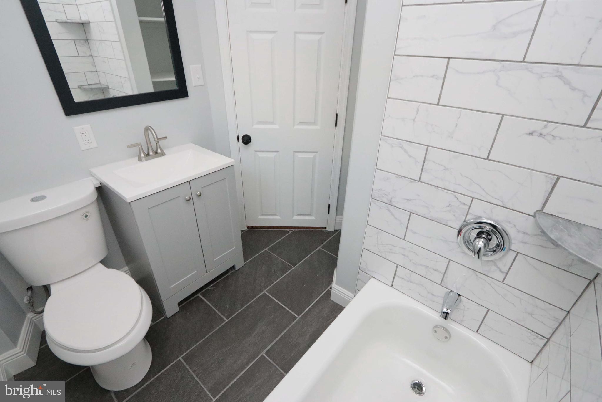 PORT RICHMOND - Residential