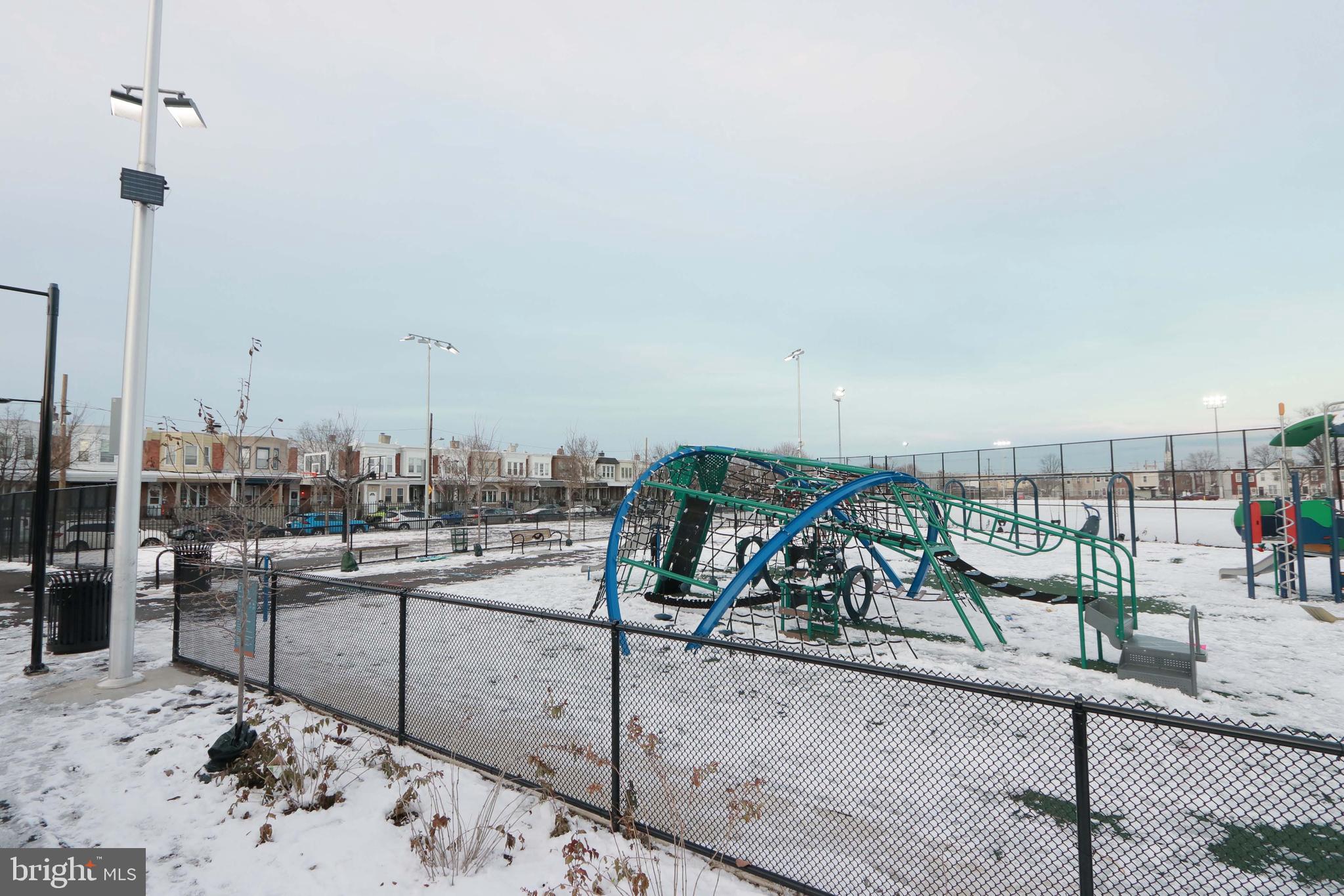 PORT RICHMOND - Residential