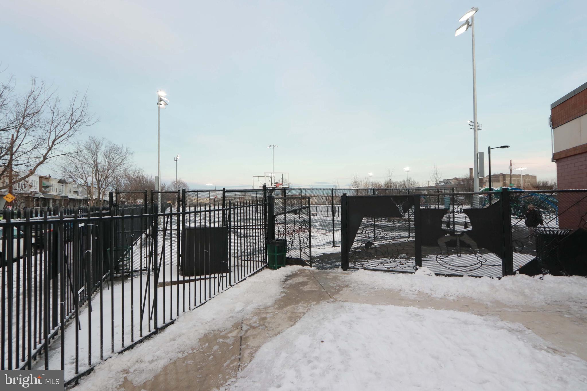 PORT RICHMOND - Residential